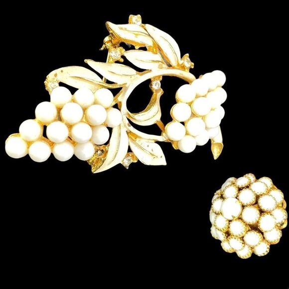 Vintage Judy Lee gold tone ring white  & white gold grape brooch rhinestones - Picture 9 of 10